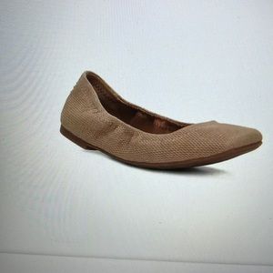 Lucky Brandy Juthro Flats